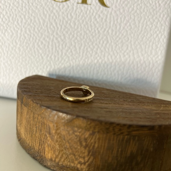 🔥🔥 Christian Dior ring size 7 - Picture 6 of 7